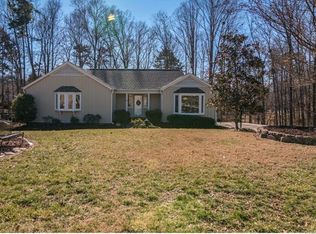 1120 Glenshannon Rd, Matthews, NC 28105