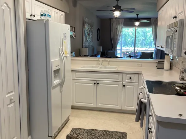 3820 Sawgrass Way APT 3014, Naples, FL 34112