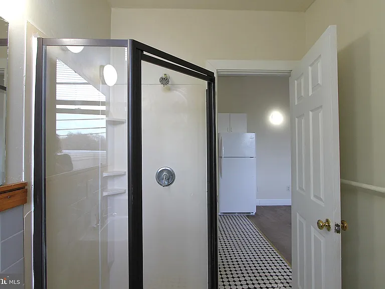 100 E Price St #1G — Photo 6