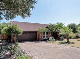1109 Stonelake Dr, Cleburne, TX 76033