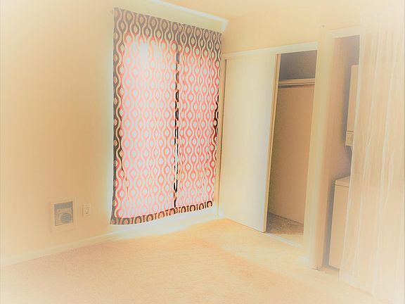 4th image of 4807 180th St SW APT E202
