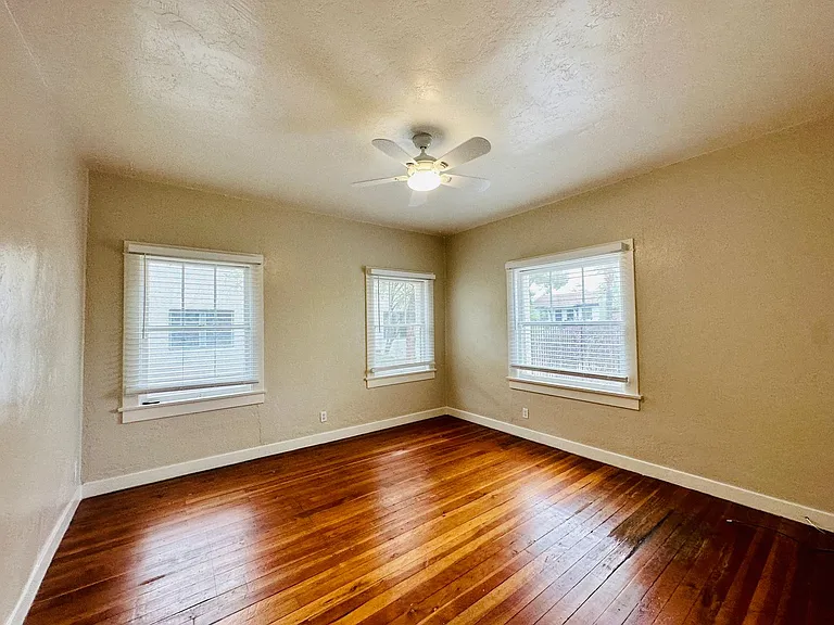 Don Martin Historic Apartments! — Photo 41