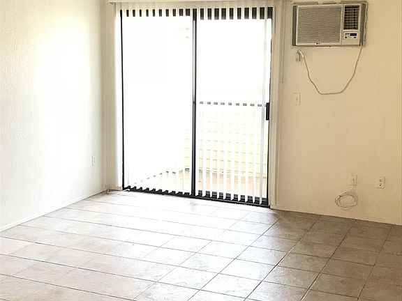 4th image of 1025 S Sunshine Ave Unit C