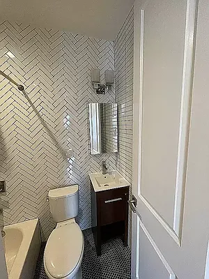 Rented by Pear NYC LLC | media 24