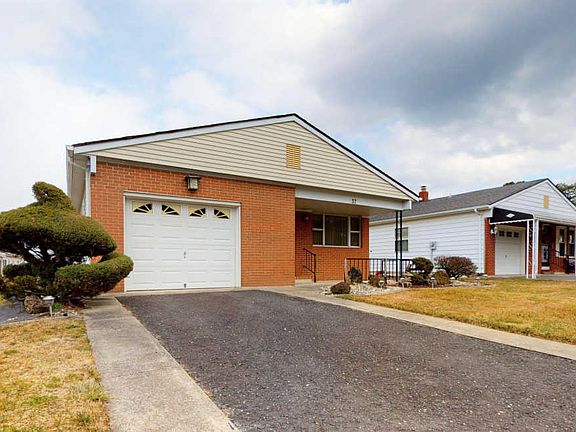 2nd image of 37 Canterbury Ln