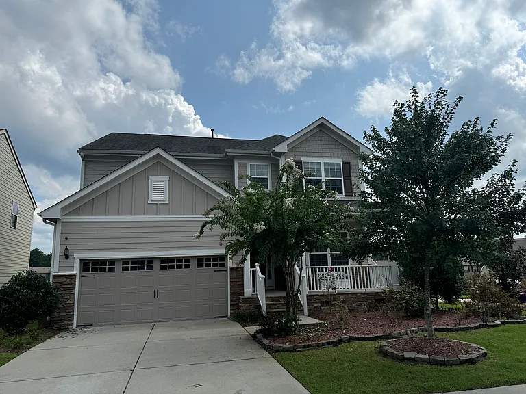 925 Lemster Ln — Photo 1