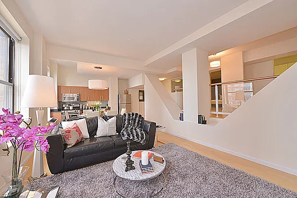 Sold by New York Residence | media 23
