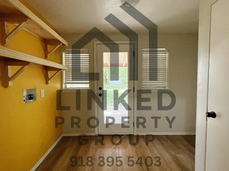 614 N 10th St — Photo 9