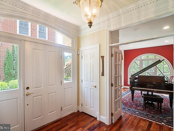5th image of 18318 Fairway Oaks Sq