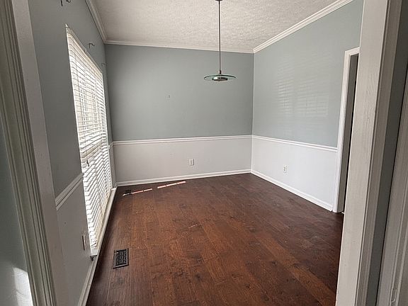 3rd image of 620 Casey Pl