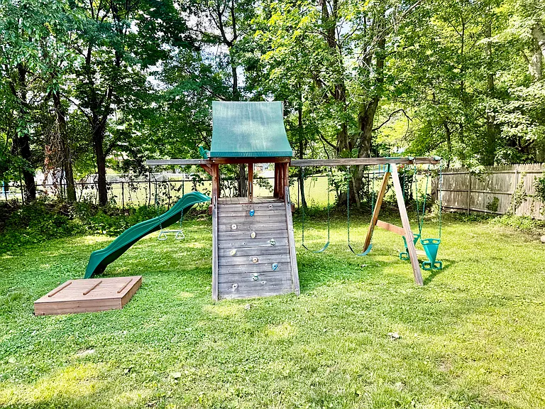 18 Webster Ave — Photo 1