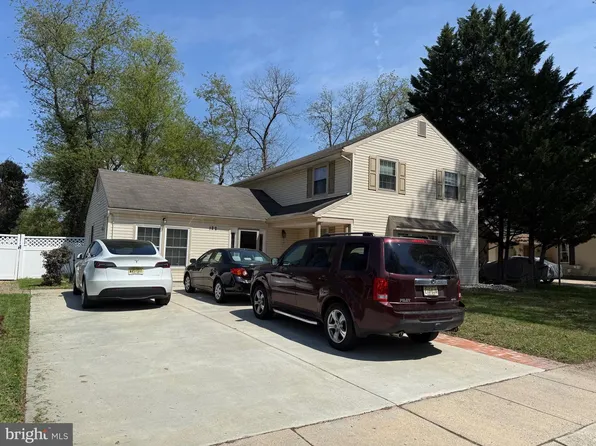 122 Abbey Rd, Voorhees, NJ 08043