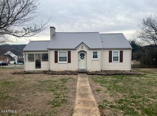 7429 Harvest Creek Ln, Powell, TN 37849
