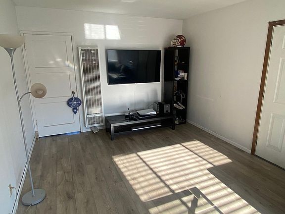 4th image of 549 Brooks Ave #1