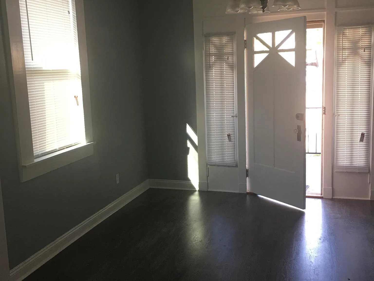 2 bed, 900 sqft, $1,250 — Photo 3
