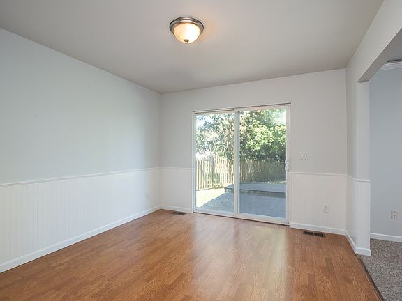 4th image of 44120 Fair Oaks Dr