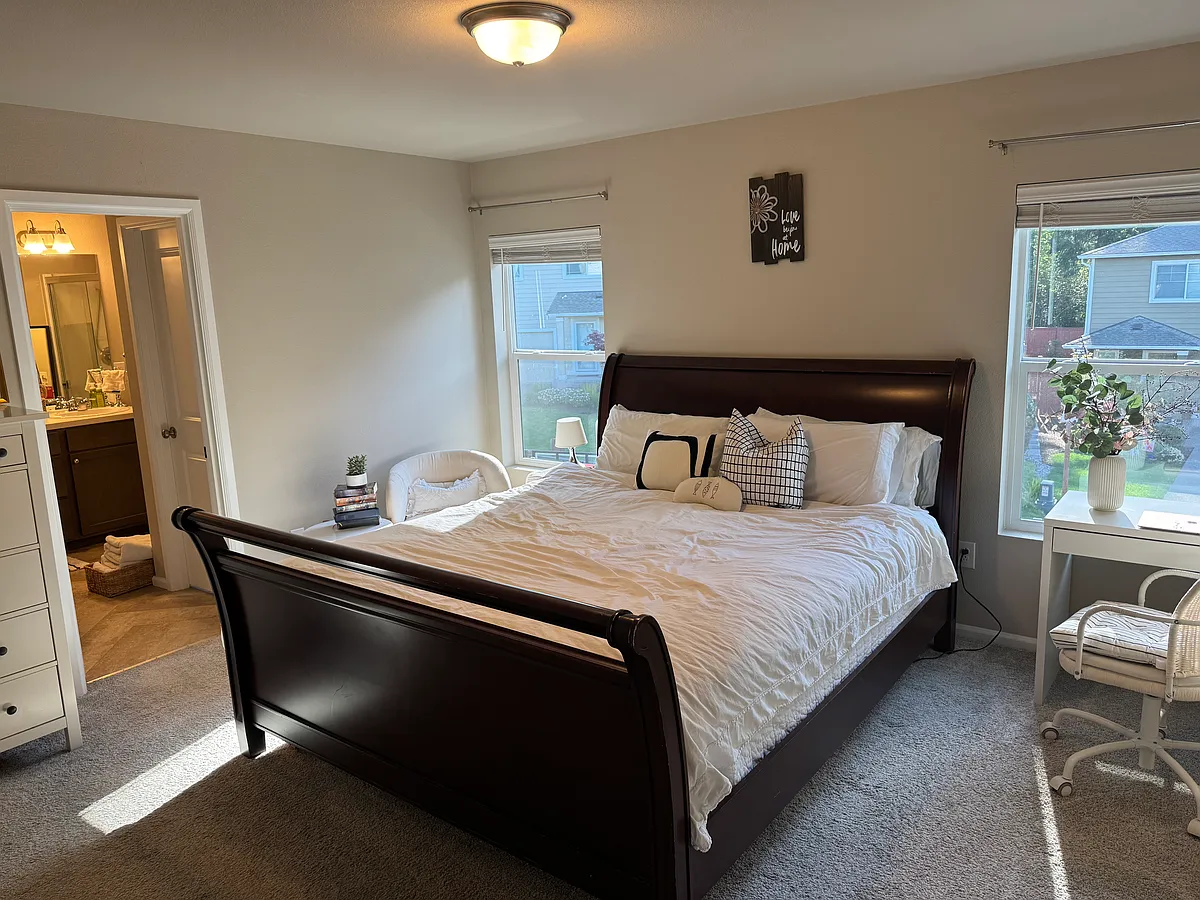 Building Photo - 1116 Swan Loop