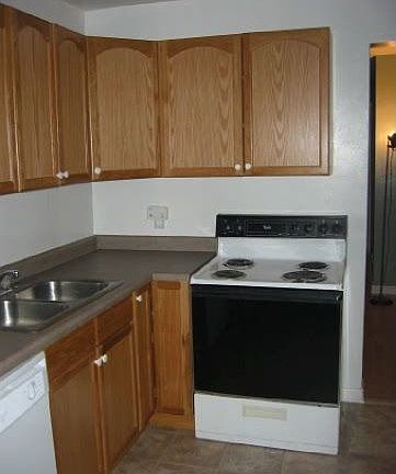 Kitchen on 4360 side