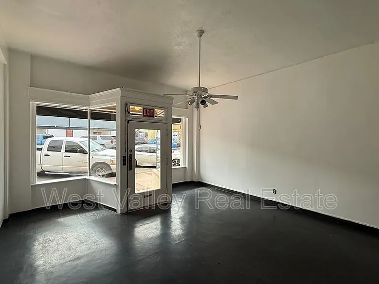 520 Center St #DOWNTOWN COMMERCIAL — Photo 3