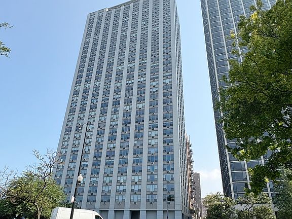 2nd image of 1550 N Lake Shore Dr #9DA