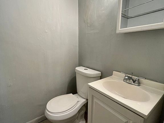 5th image of 2207 Jones St APT 313