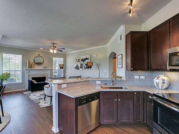 2nd image of 1404 Saint Johns Trl