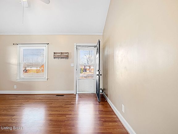 2nd image of 406 Caple Ave