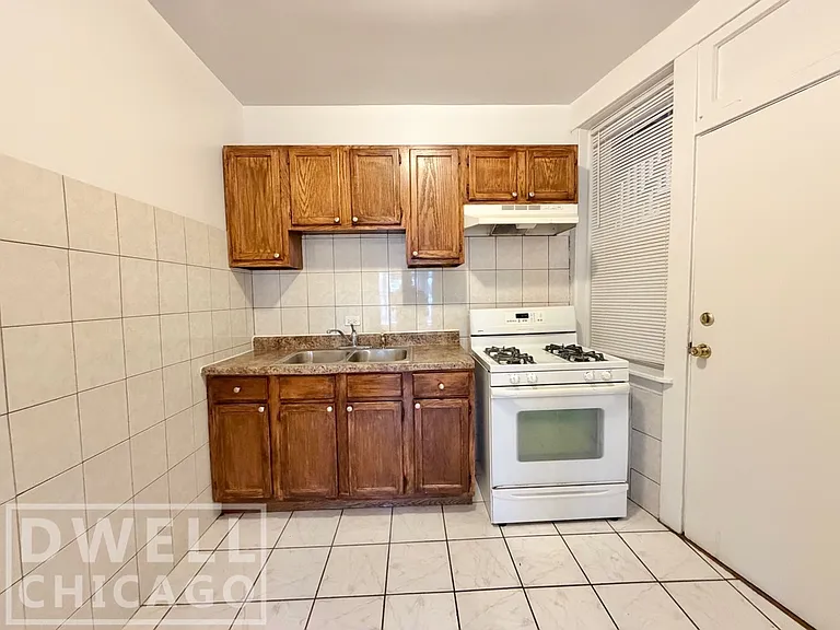 2915 W George St #2 — Photo 15