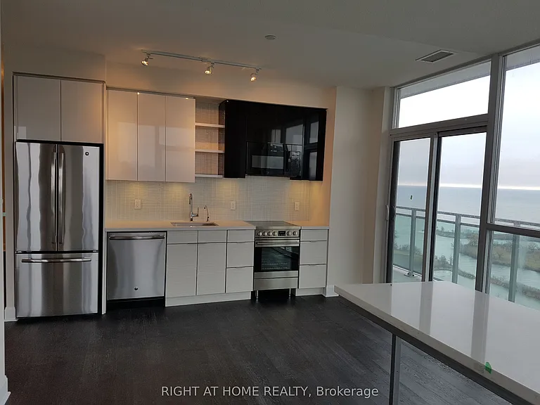 33 Shore Breeze Dr #2403 — Photo 8