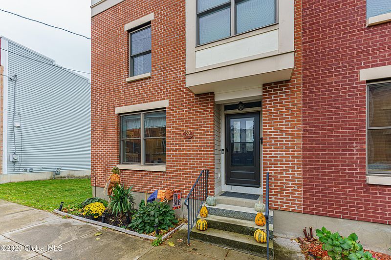 2nd image of 60 Delaware Street