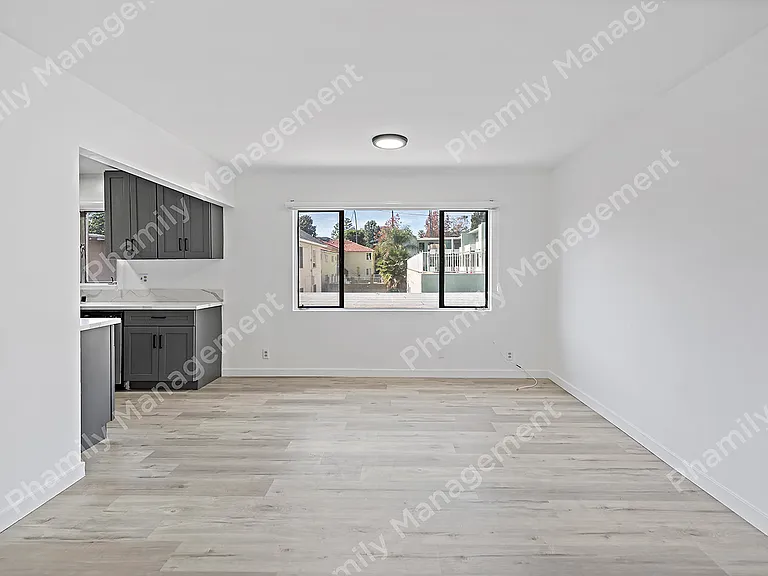 167 S Oak Knoll Ave #5 — Photo 5