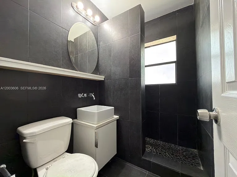 1325 NW 11th St #C1325 — Photo 16