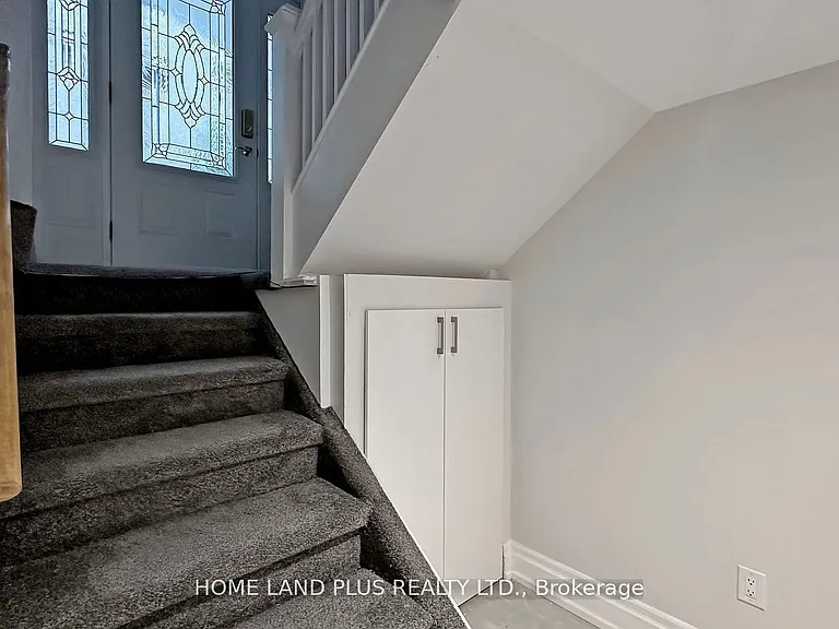 919 Avenue Rd #B — Photo 6