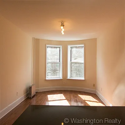 Rented by Washington Realty Corp. | media 48