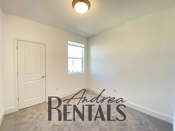 4th image of 1596 Seawind Dr
