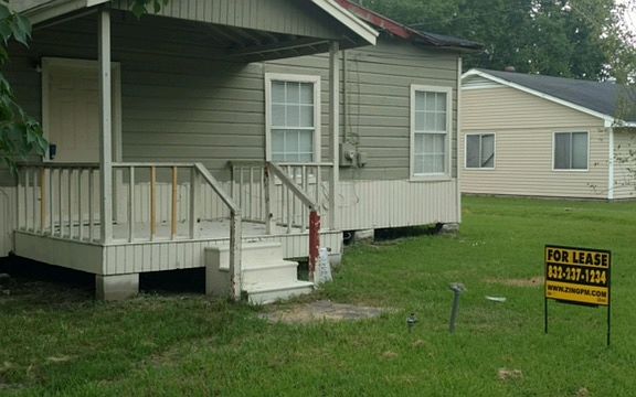 3rd image of 211 W Saint Charles Dr