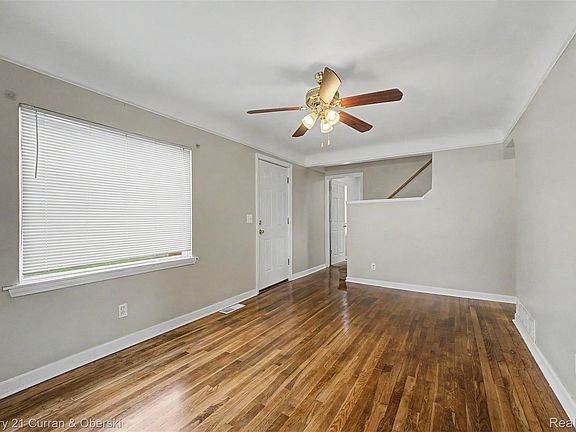 4th image of 5160 Hazel St