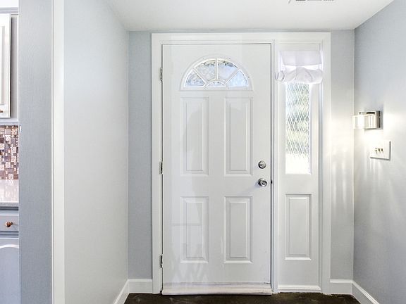 3rd image of 3N550 Crown Rd APT 1