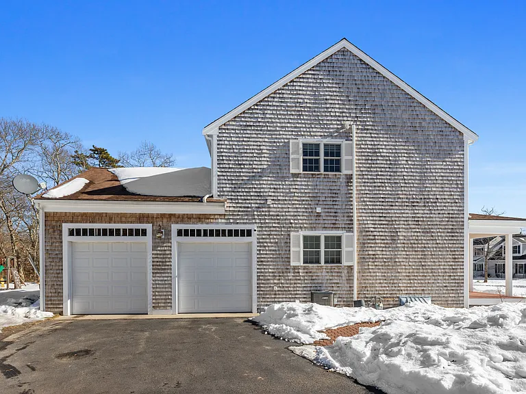 111 Sisters Cir — Photo 33