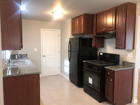 5th image of 14418 Avalon Ave
