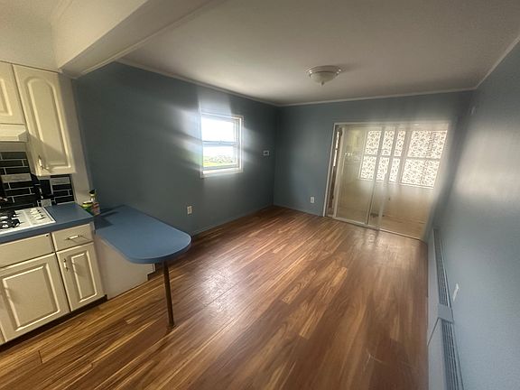 5th image of 84 Gardner Ave