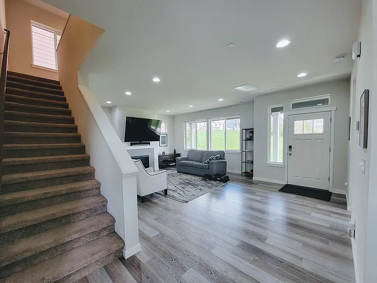 1012 Sedonia St — Photo 15
