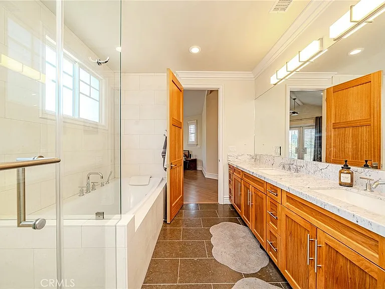 1217 Olive La Canada — Photo 26