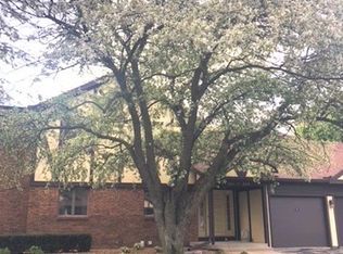 202 Carol Ct #D-2, Pontiac, IL 61764