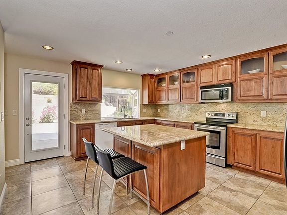 2nd image of 9156 Meadowrun Pl