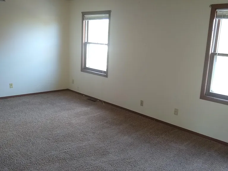 2126 Vermont Ave — Photo 7