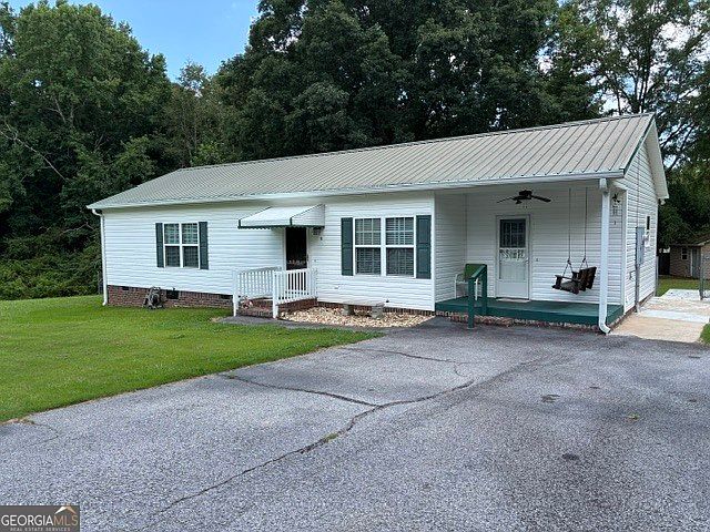 1st image of 10 Holly Ln