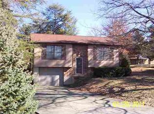 2015 Pleasant View Dr, Elizabethtown, KY 42701