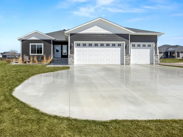 2089 67th Ave S, Fargo, ND 58104