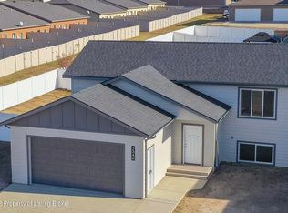 3340 12th Ave W, Dickinson, ND 58601